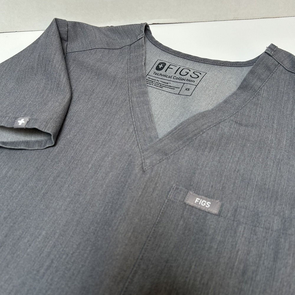 Figs Women's Catarina One Pocket Gray Scrub Top Size XS Style #FW1000‎ PO #1568